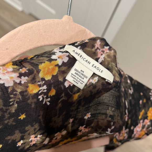 American Eagle Sheer Floral Shawl/Cape - Picture 6 of 6